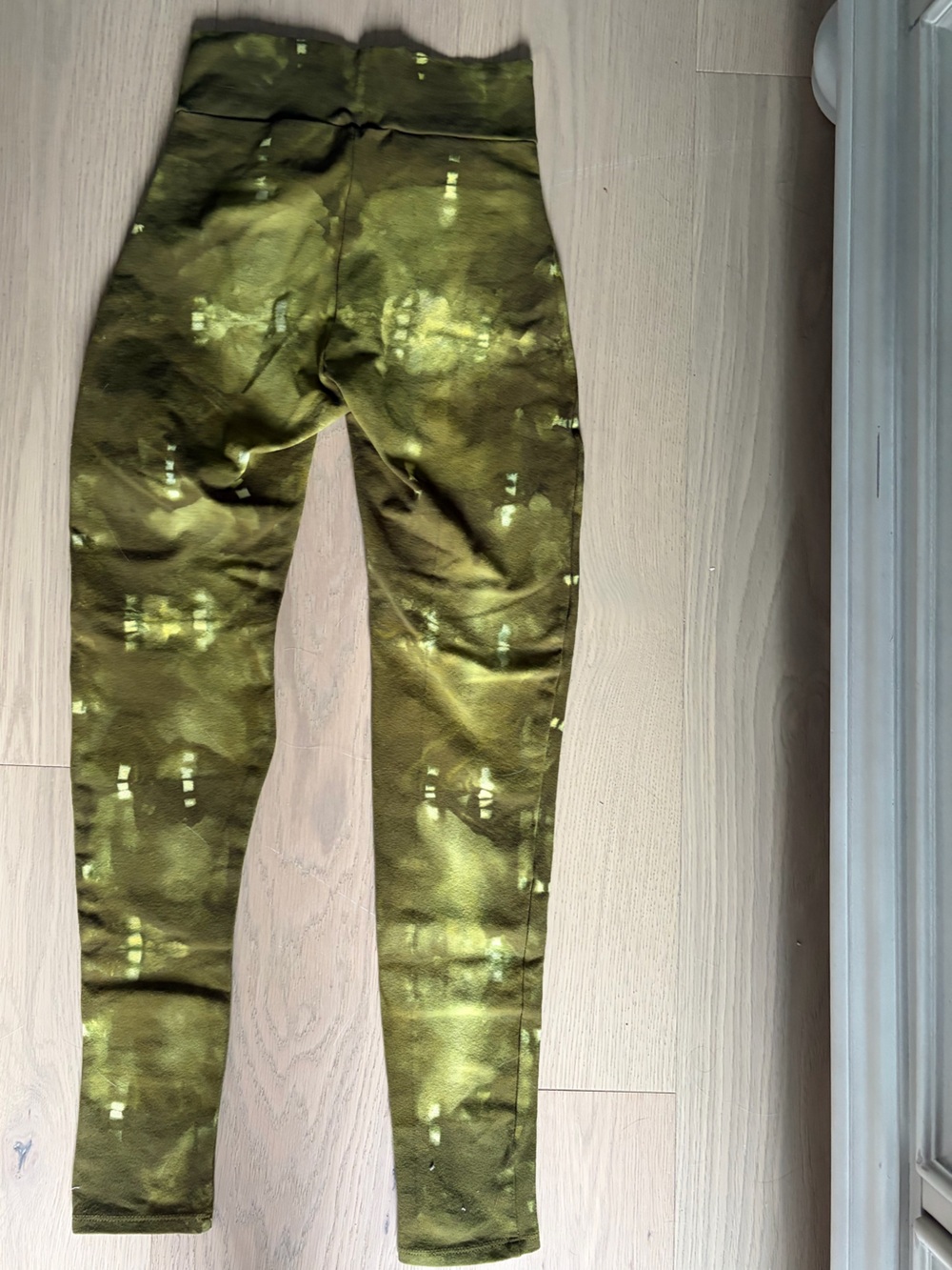 NWT- Of earth & salt hand-dyed nirvana leggings in color Avocodo - Picture 5 of 6